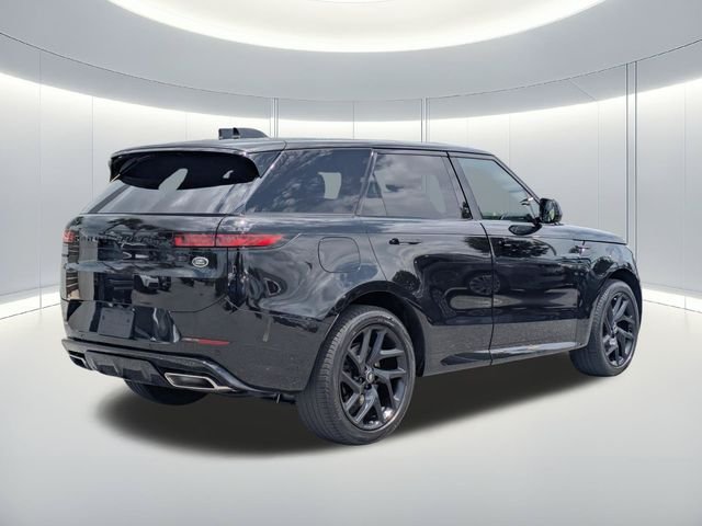 Used 2023 Black Land Rover SE Dynamic image 6