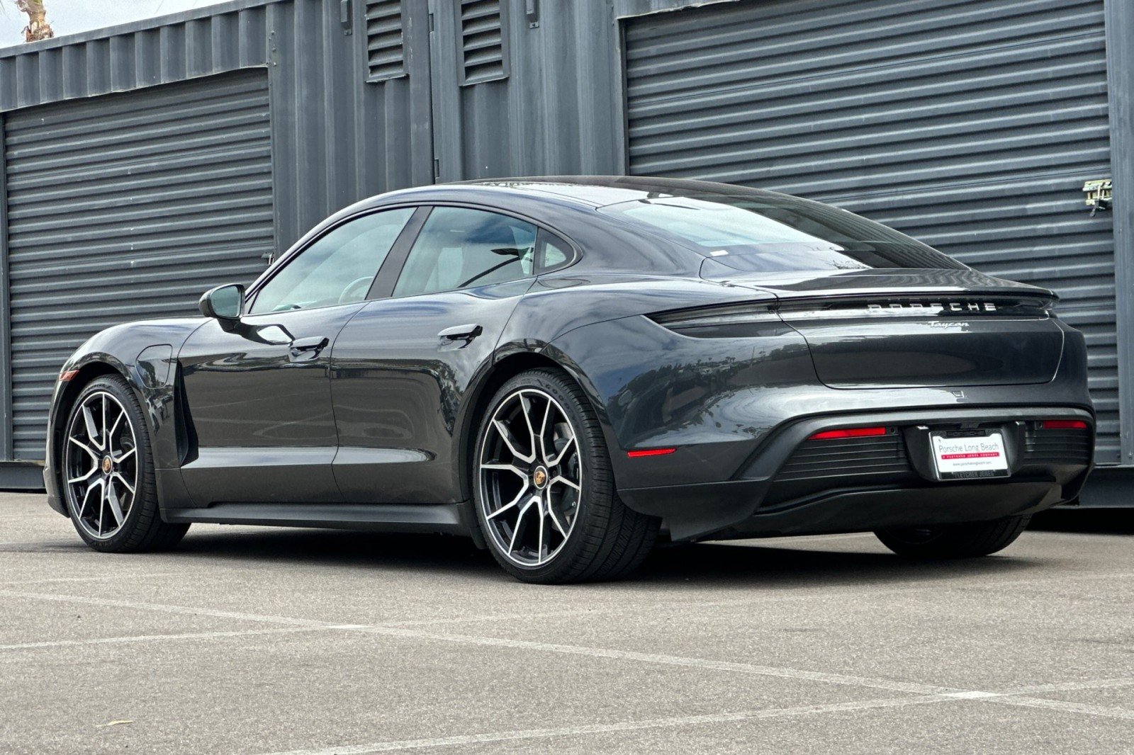 Used 2023 Volcano Grey Metallic Porsche  image 3