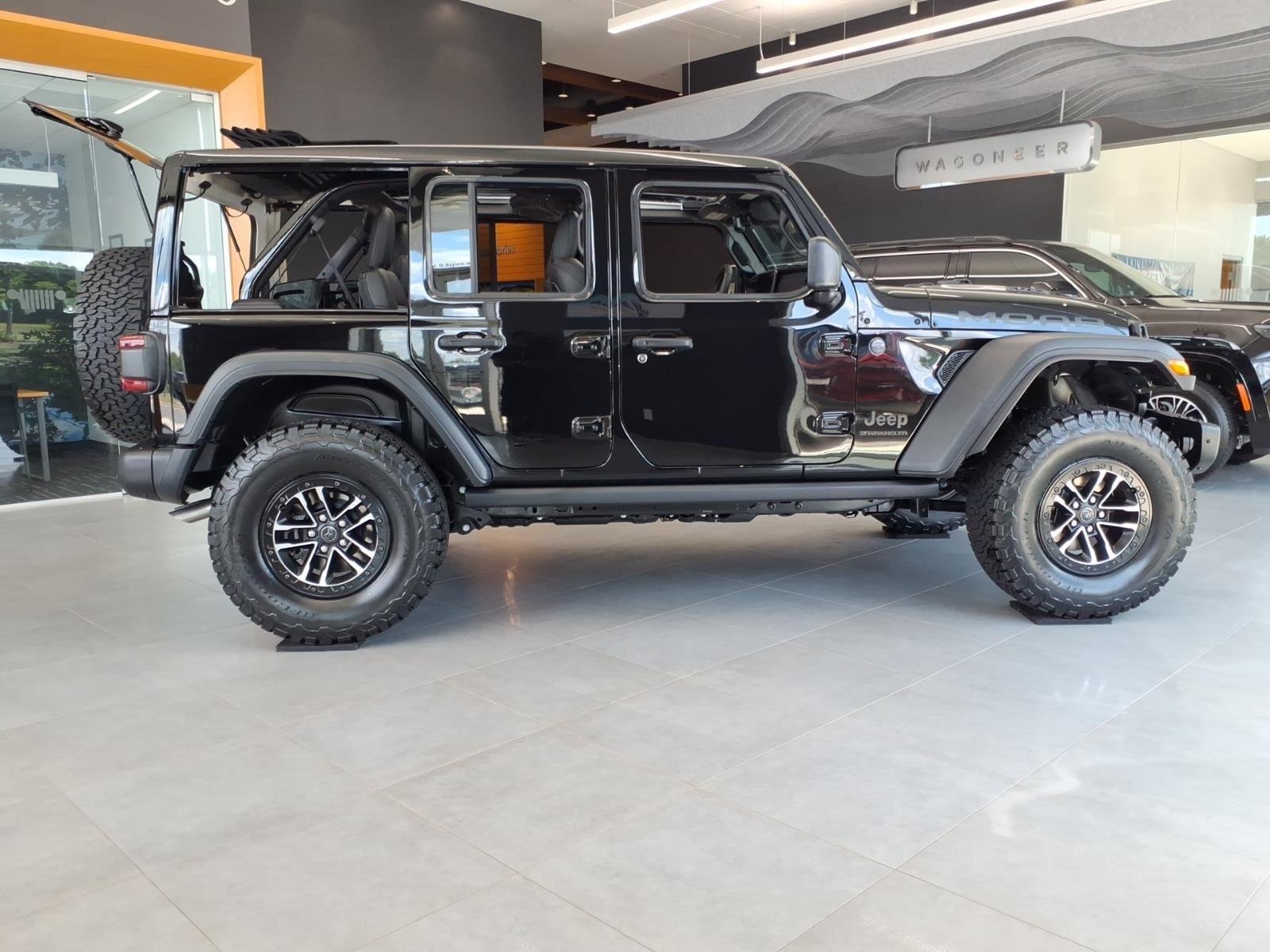 New 2026 Black Clear-Coat Exterior Paint Jeep  image 10