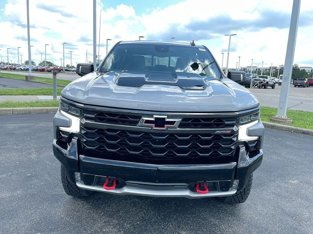 Used 2023 GRAY Chevrolet ZR2 image 32