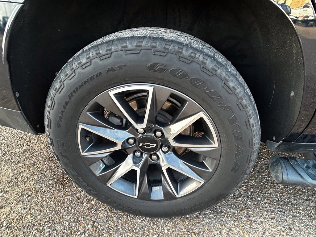 Used 2022 Blue Chevrolet Z71 image 8