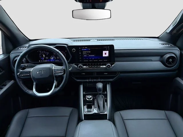 Used 2025 White Chevrolet Trail Boss image 25