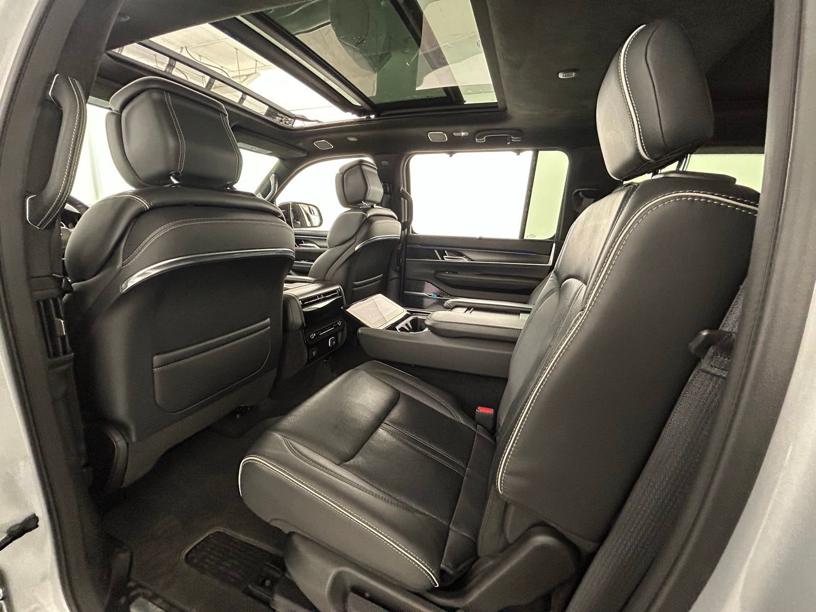 Used 2024 Silver Zynith Jeep Series II image 31