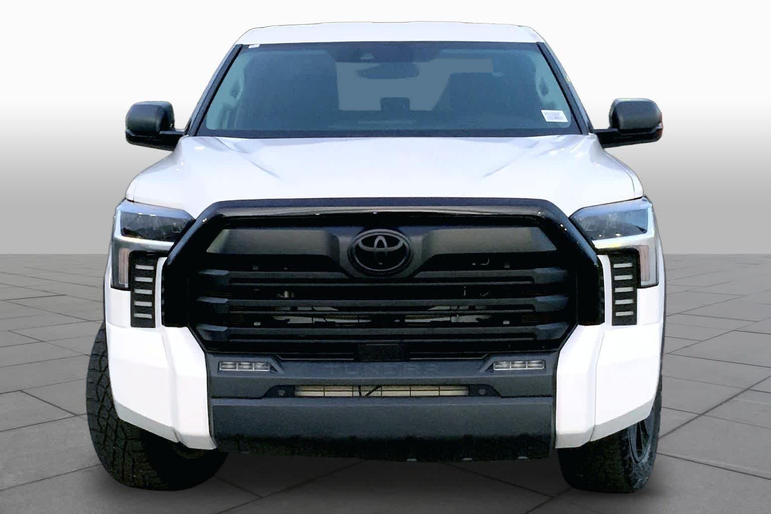 Used 2023 Ice Cap Toyota SR5 image 4