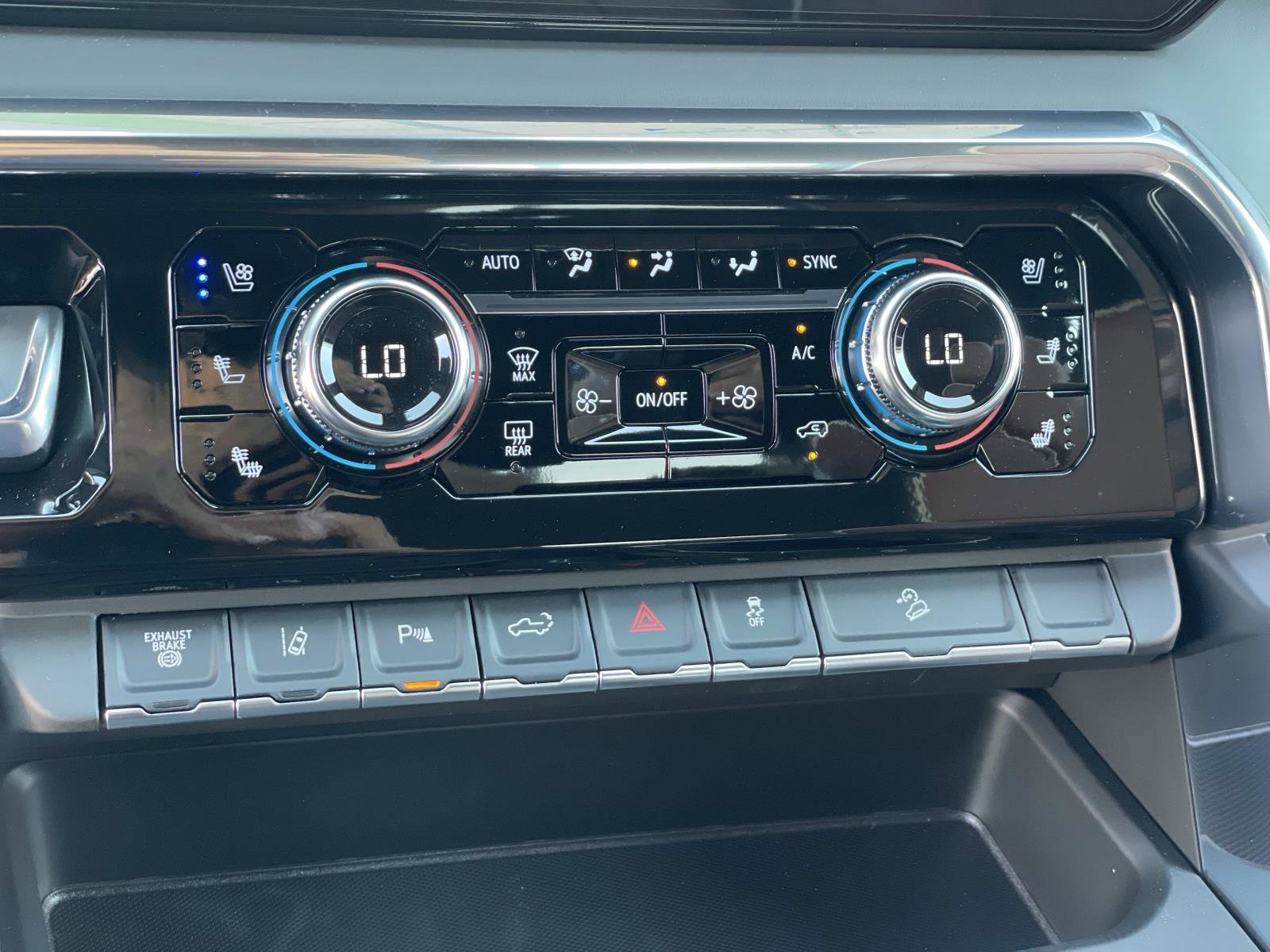 2026 GMC Sierra 2500HD Denali Ultimate - Photo 15