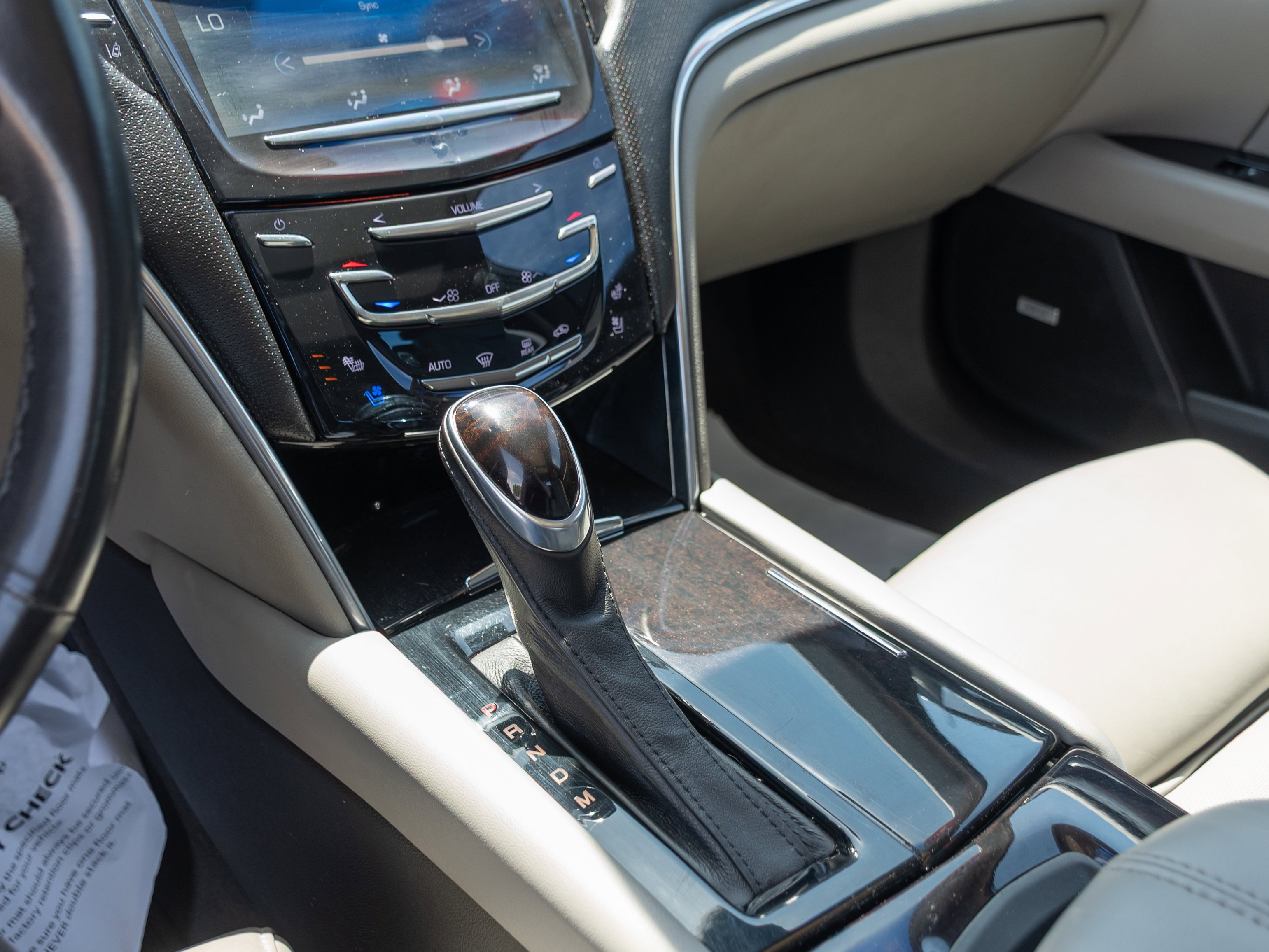 Used 2013 Graphite Metallic Cadillac Luxury image 13