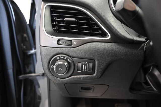 2022 Jeep Cherokee Trailhawk - Photo 25