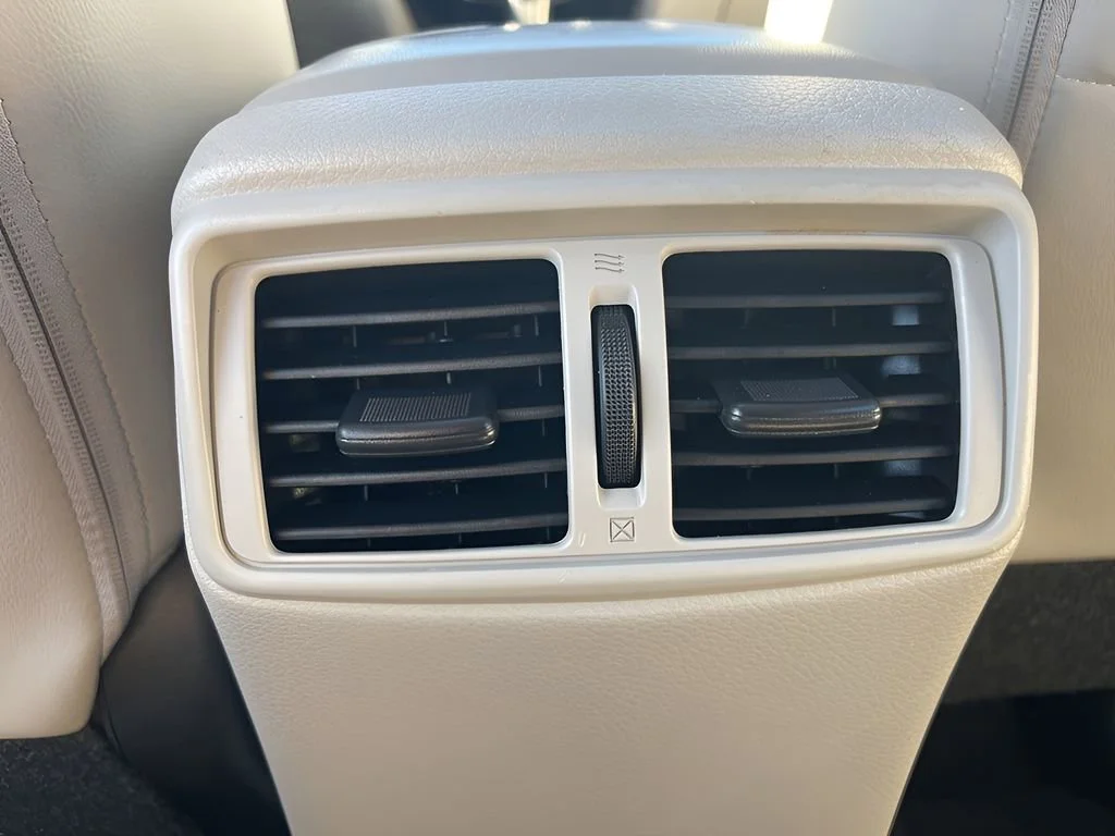 Used 2020 Blue Nissan SL image 15