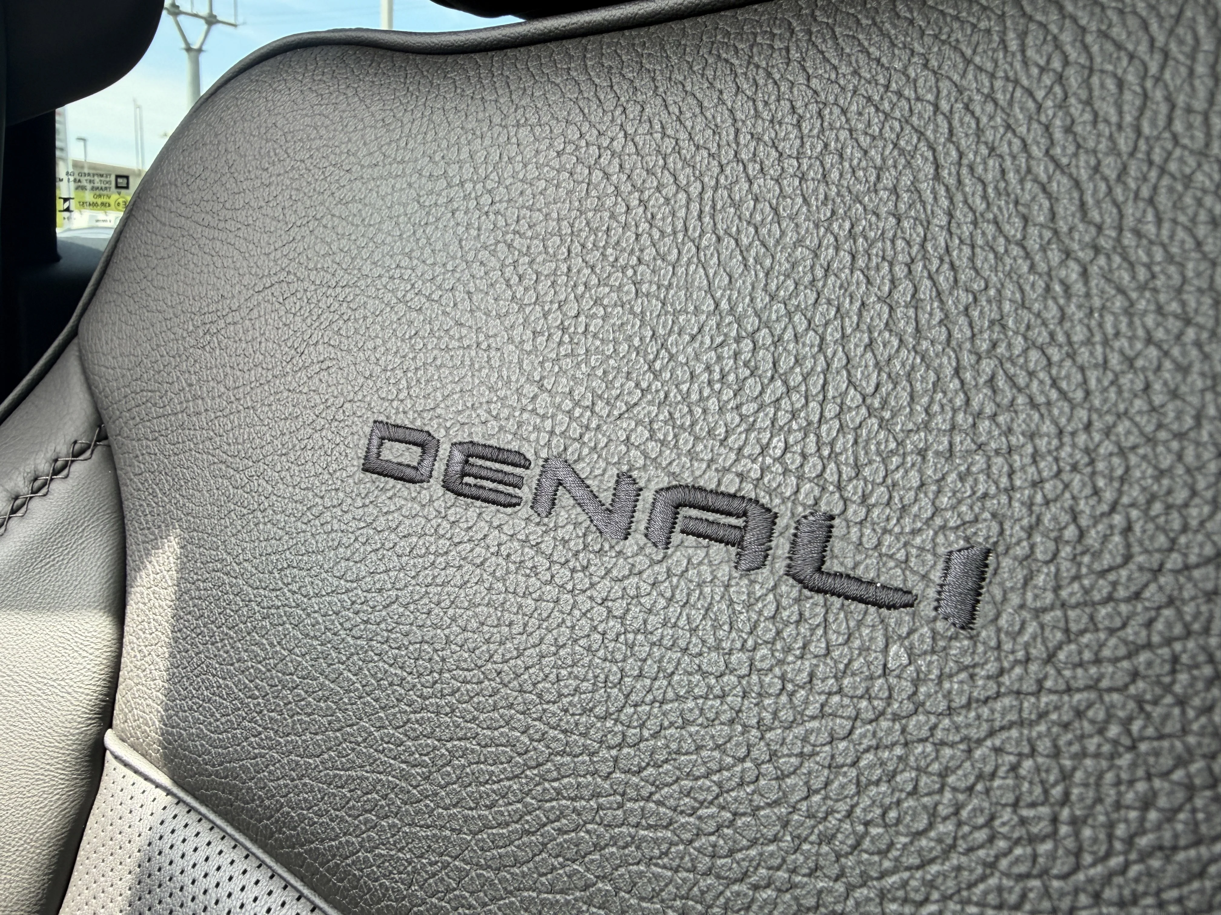 Used 2024 Onyx Black GMC Denali image 47