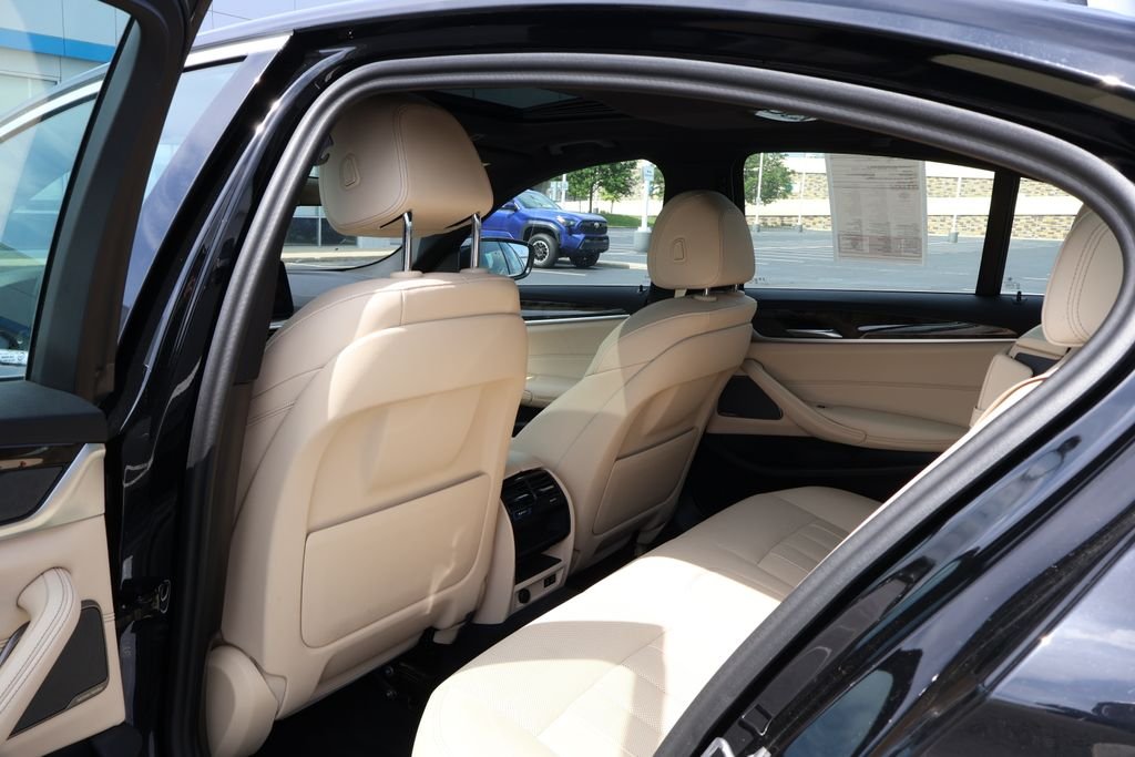 Used 2023 Black BMW i image 38