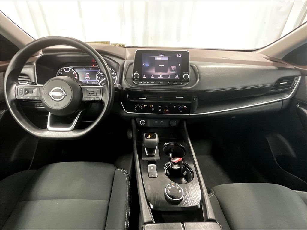 Used 2023 White Nissan S image 21