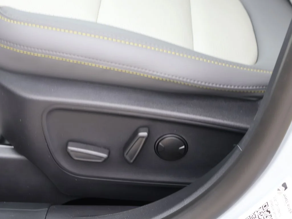 New 2026 Space White Metallic Ford Badlands® image 23
