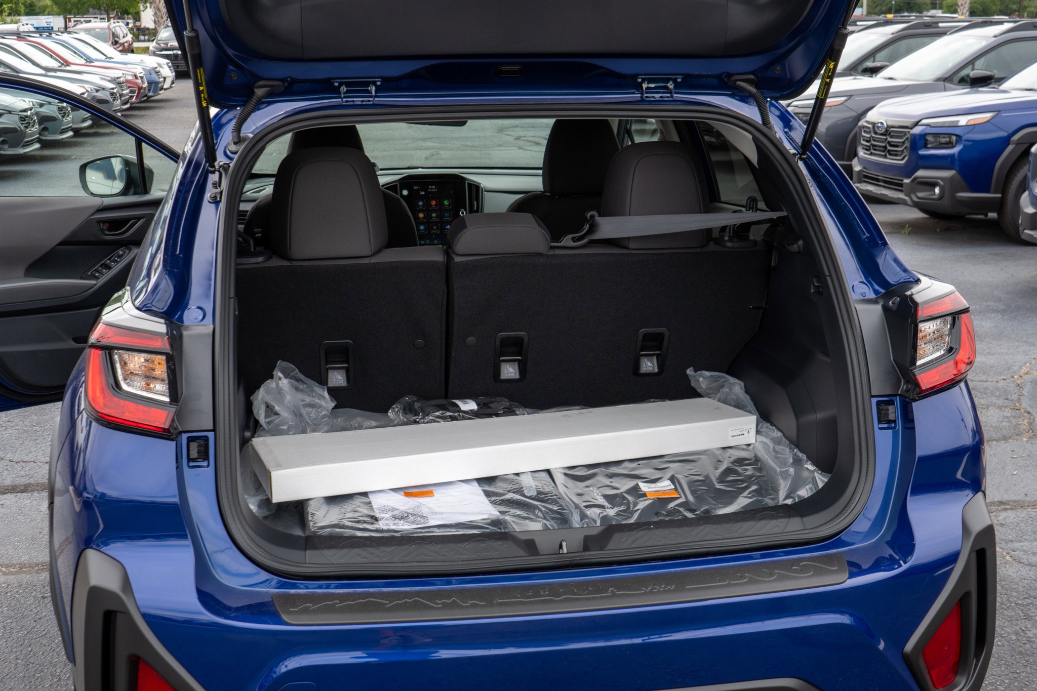 New 2026 SAPPHIRE BLUE PEARL Subaru Premium image 32