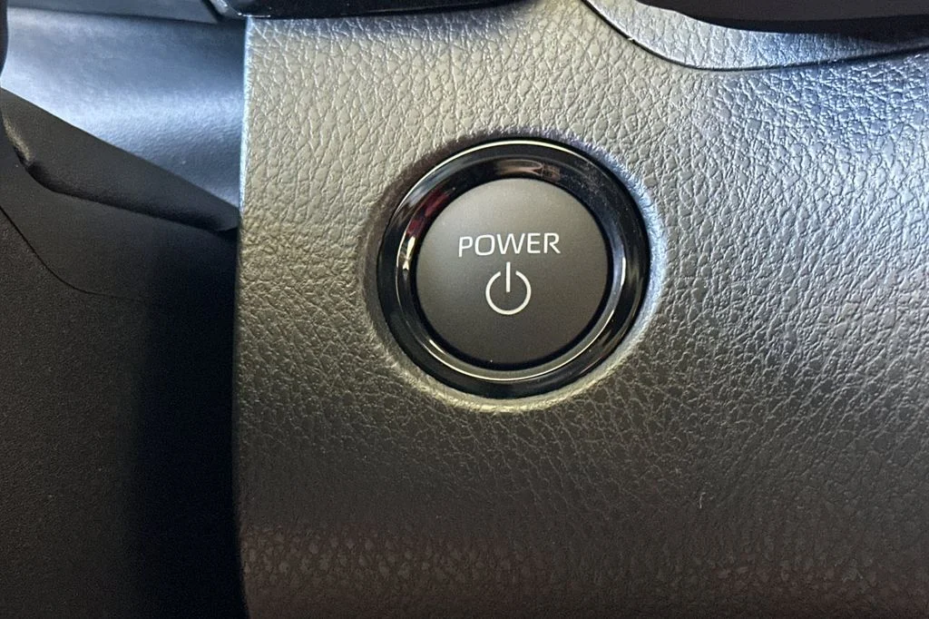 New 2026 Wind Chill Pearl with Midnight Black Metallic roof <sup>1</sup> Toyota  XSE image 21