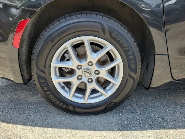 2023 Chrysler Pacifica Touring L - Photo 6