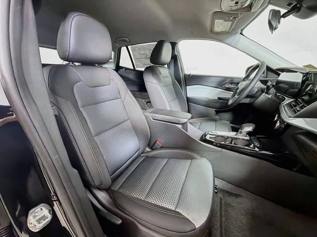 New 2026 Mosaic Black Metallic Chevrolet LT image 23