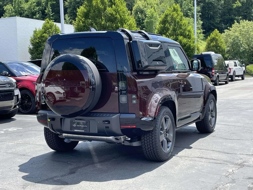 New 2026 Sedona Red Land Rover X-Dynamic SE image 4