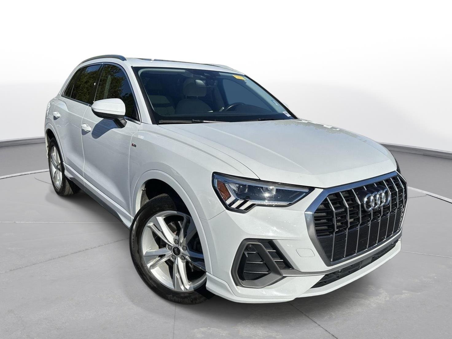 2022 Audi Q3 S line Premium Plus photo 3