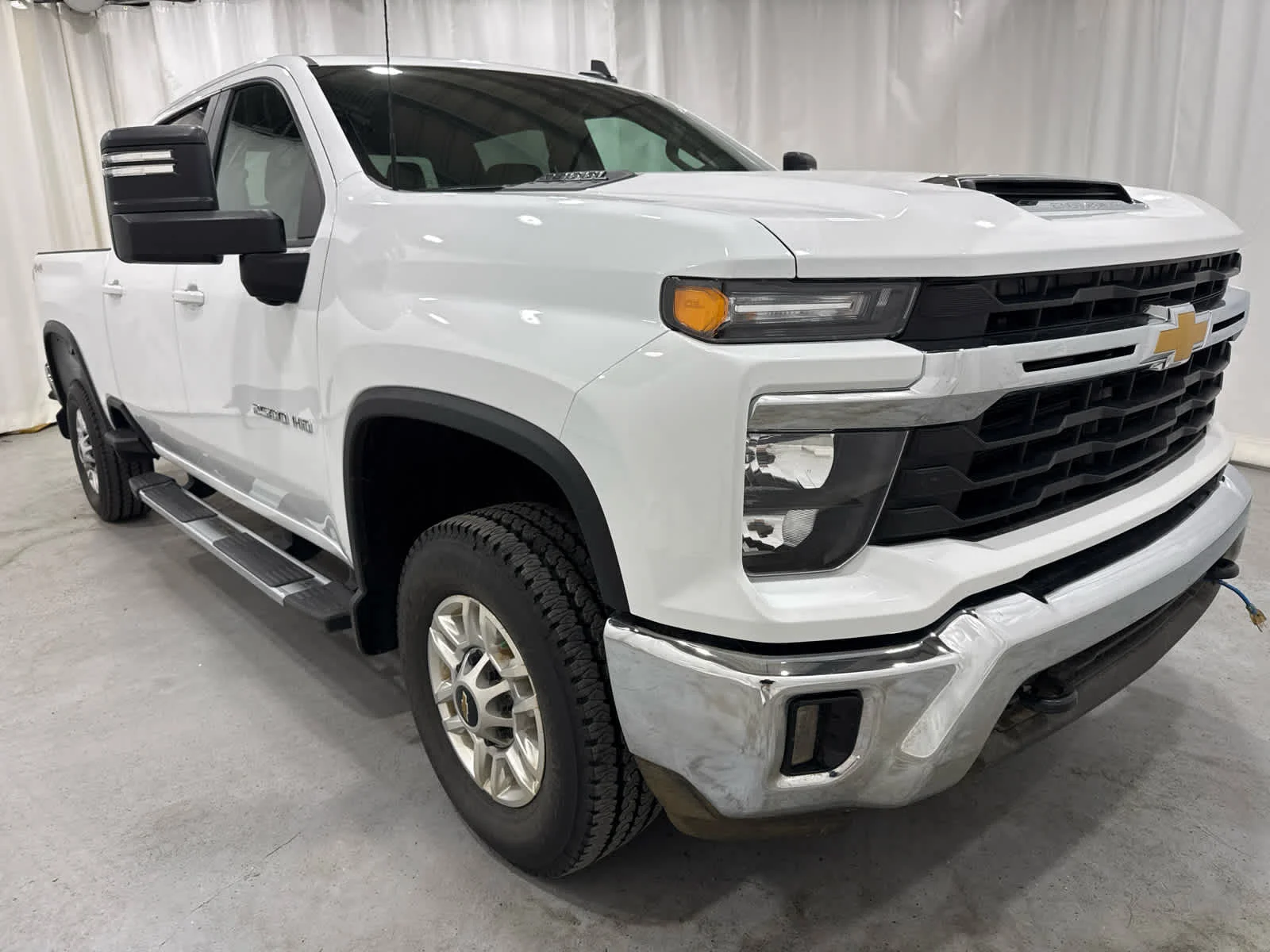 Used 2026 Summit White Chevrolet LT image 7