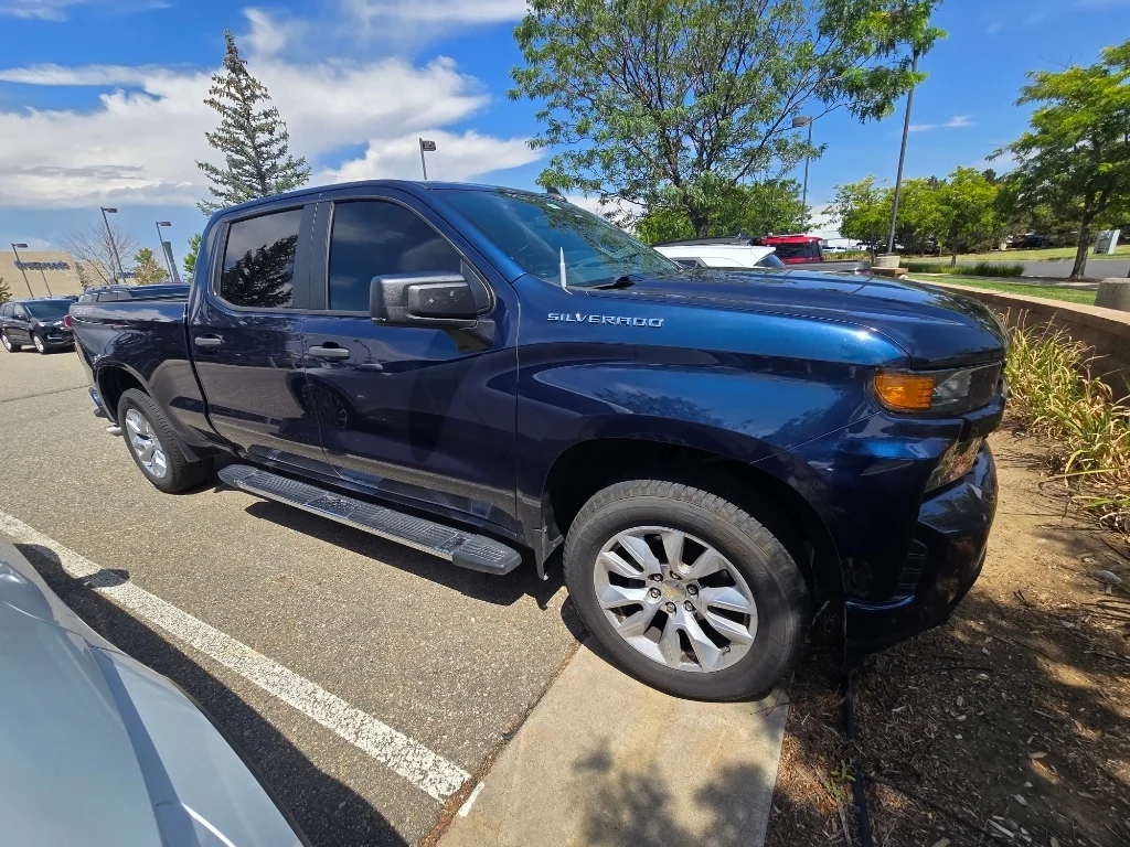 Used 2019 Northsky Blue Metallic Chevrolet Custom image 5