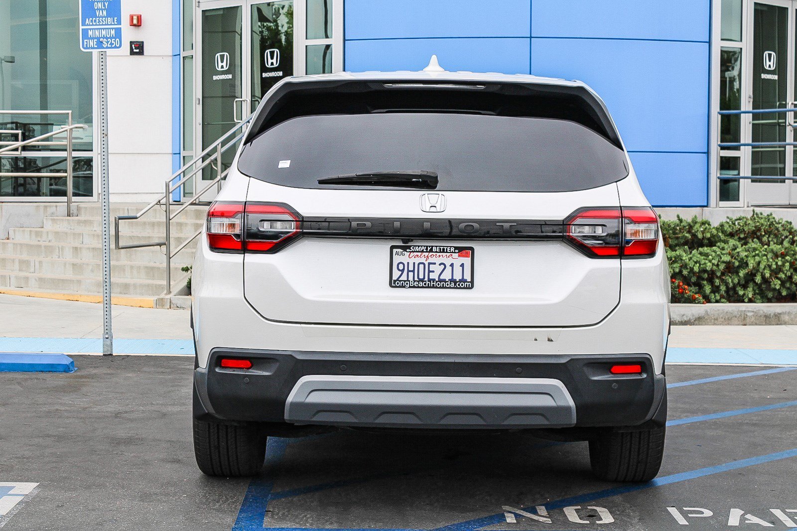 Certified Used 2023 Platinum White Pearl Honda 2WD EX-L image 7