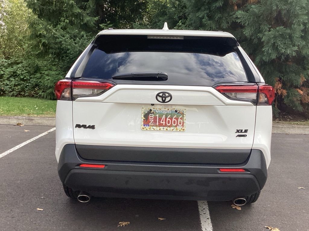 Used 2024 White Toyota XLE image 22