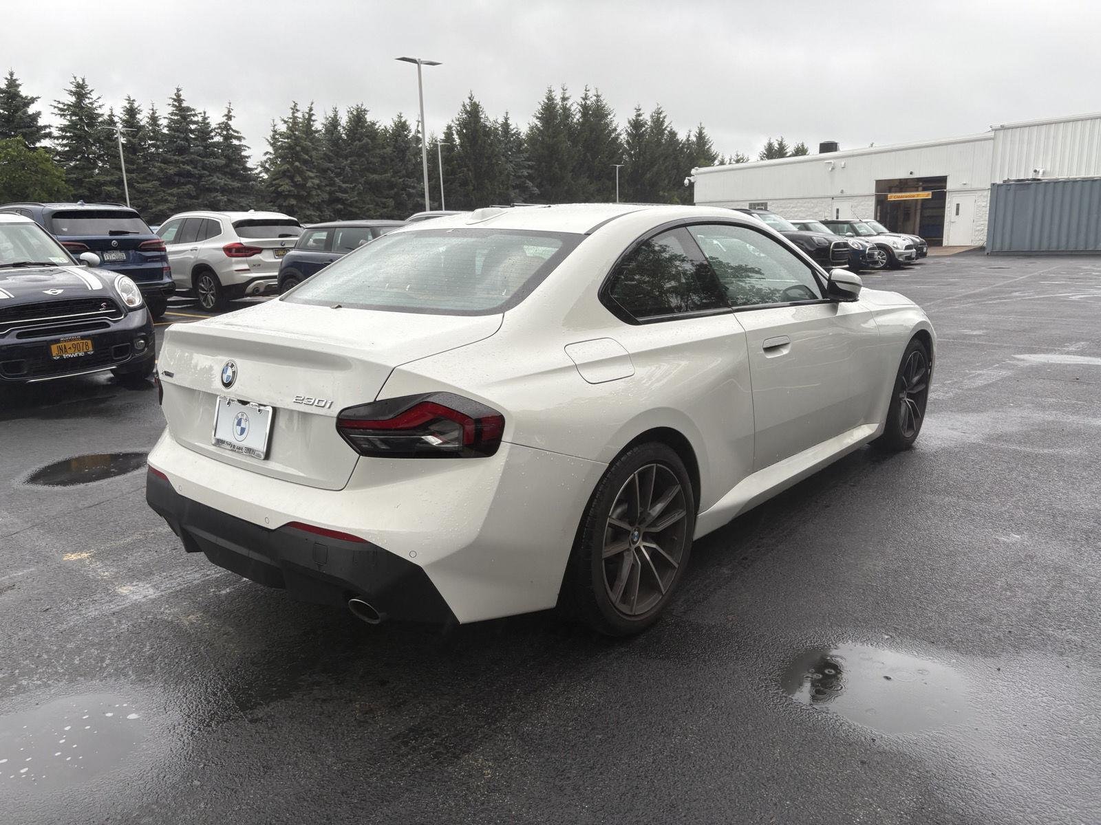 Used 2023 Alpine White BMW 230i xDrive image 3