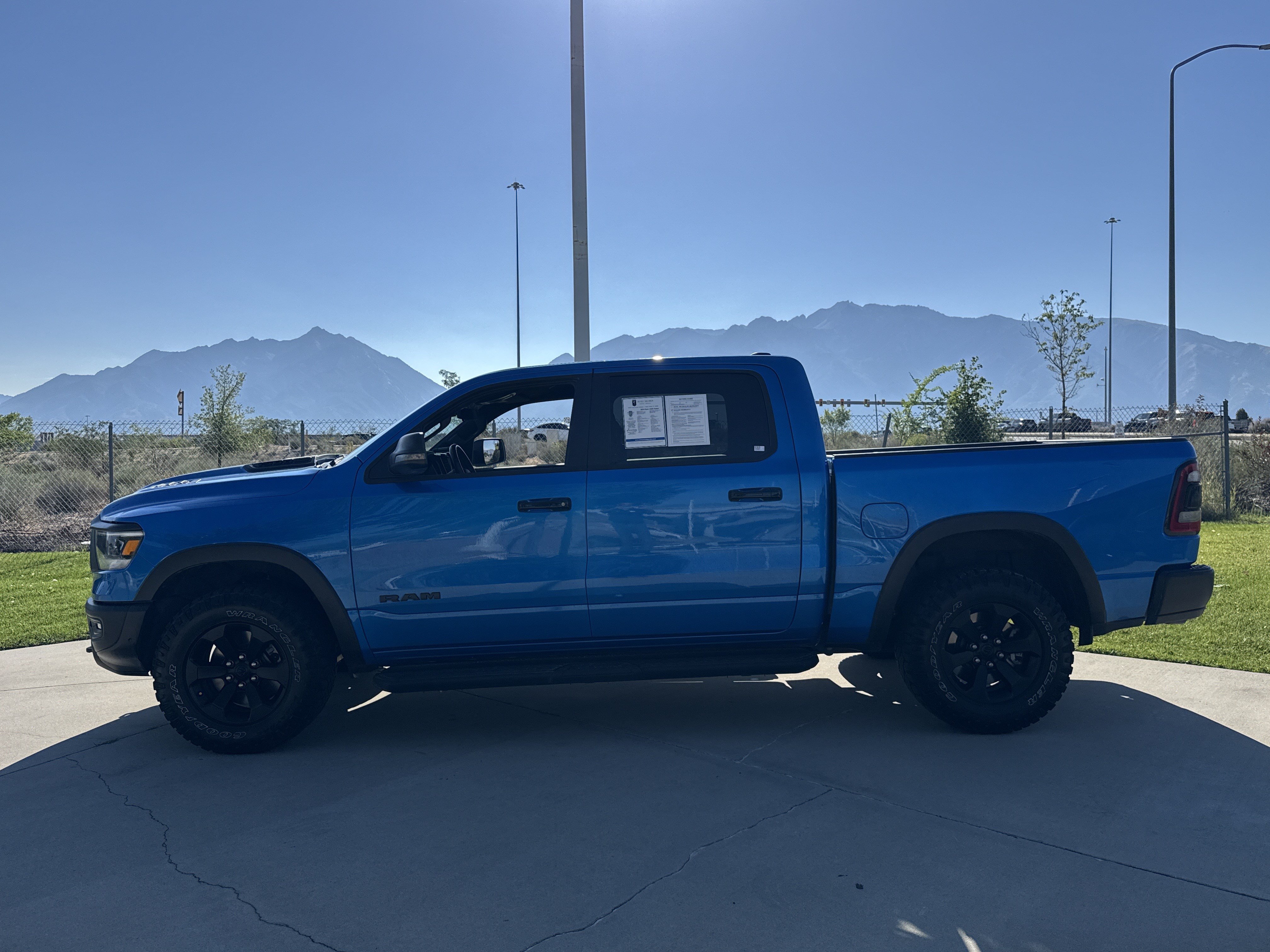 1C6SRFLT8RN172436