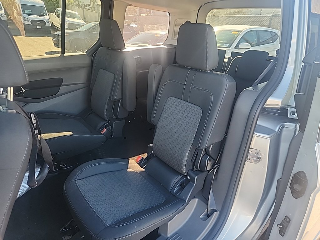 Used 2022 Silver Ford XLT image 19