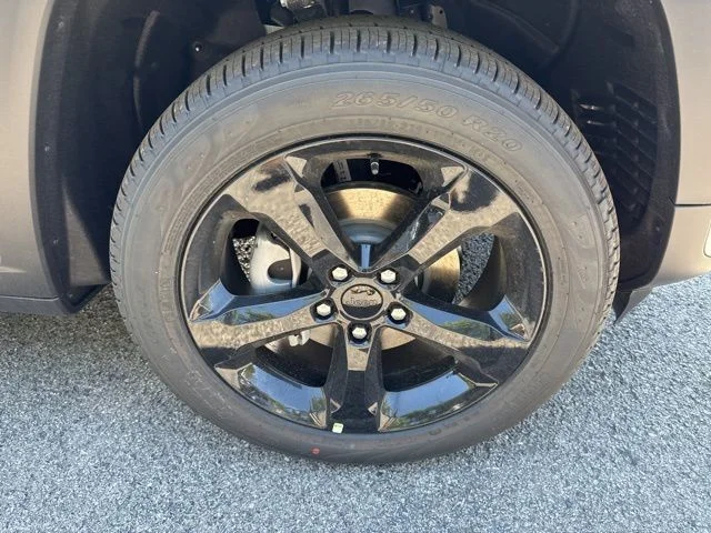 New 2026 Silver Jeep Limited image 11