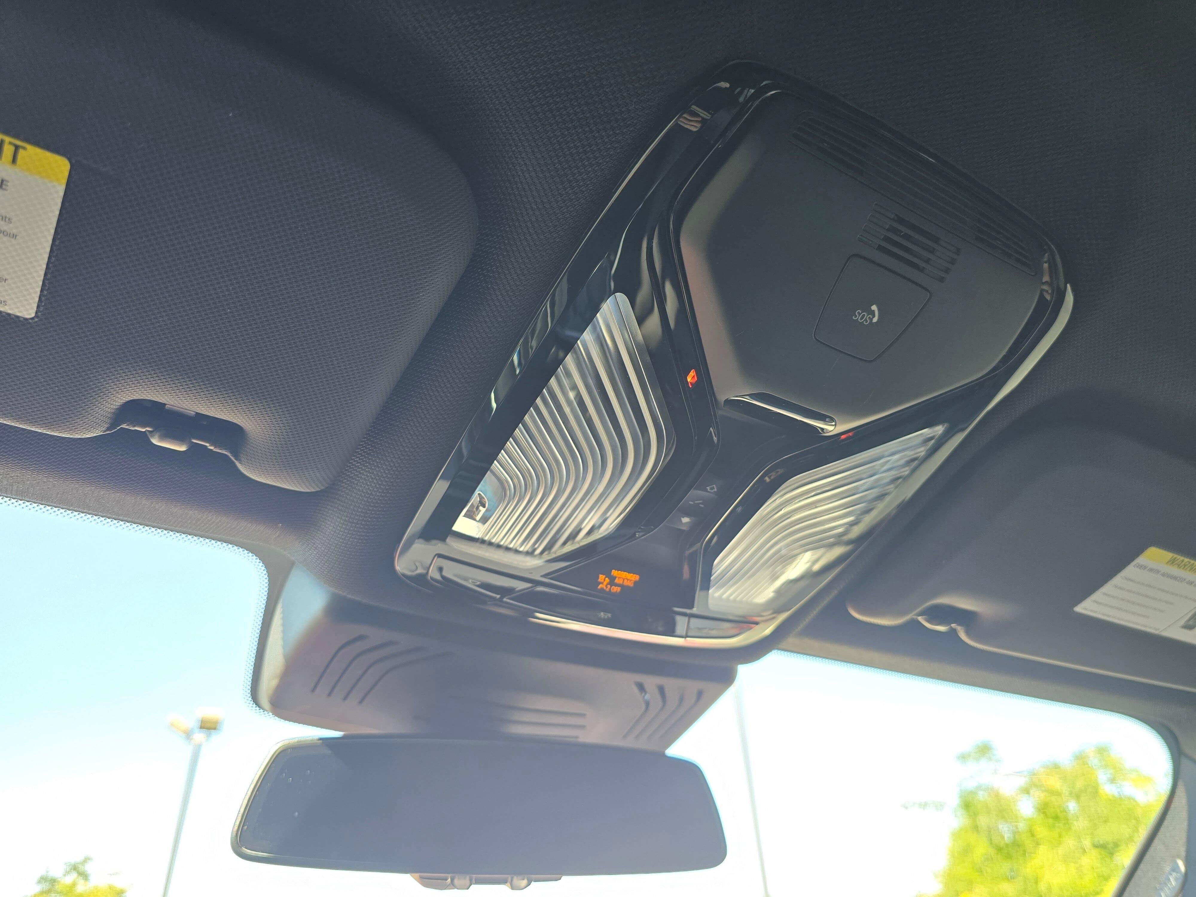 Used 2022 Toronto Red Metallic BMW M image 28