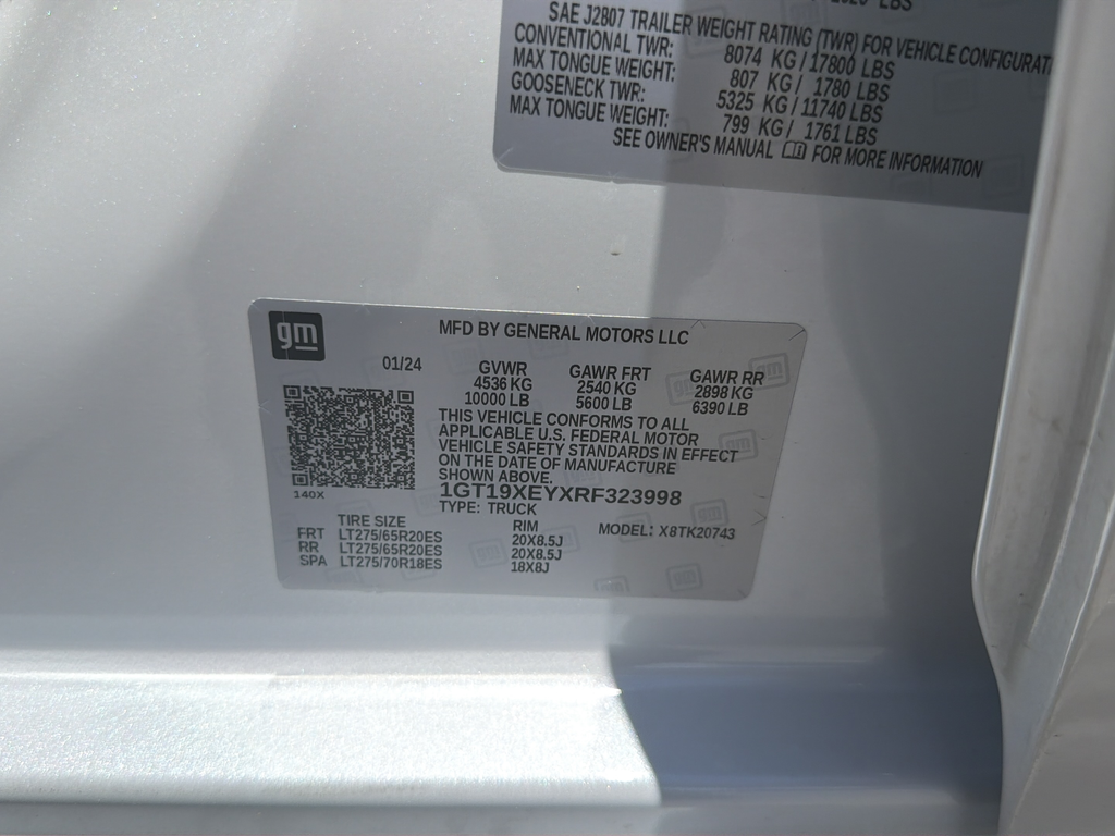 Used 2024 White GMC Denali Ultimate image 47