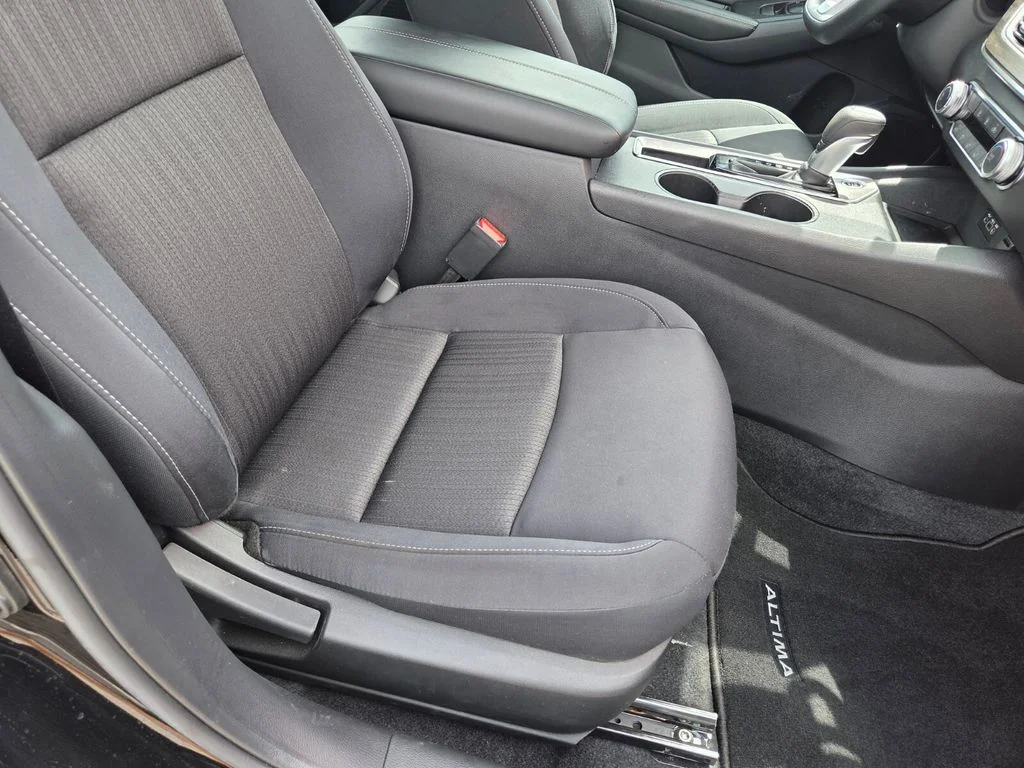 Used 2025 Black Nissan 2.5 SV image 28