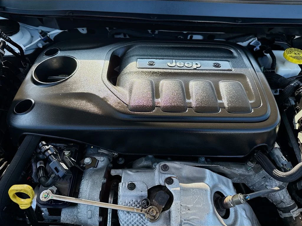 Used 2019 Bright White Clearcoat Jeep Trailhawk image 30