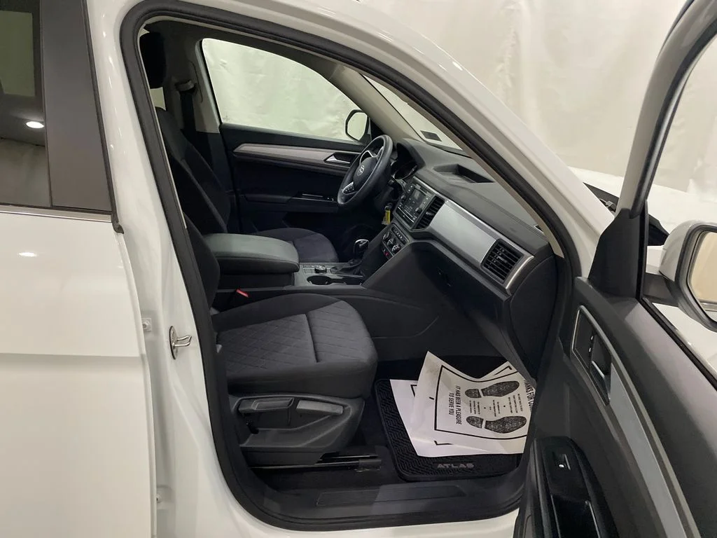 Used 2021 Pure White Volkswagen 2.0T S image 22