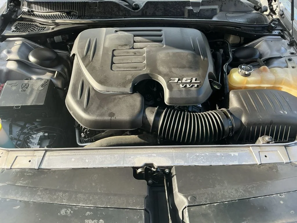 Used 2016 Silver Dodge SXT image 22