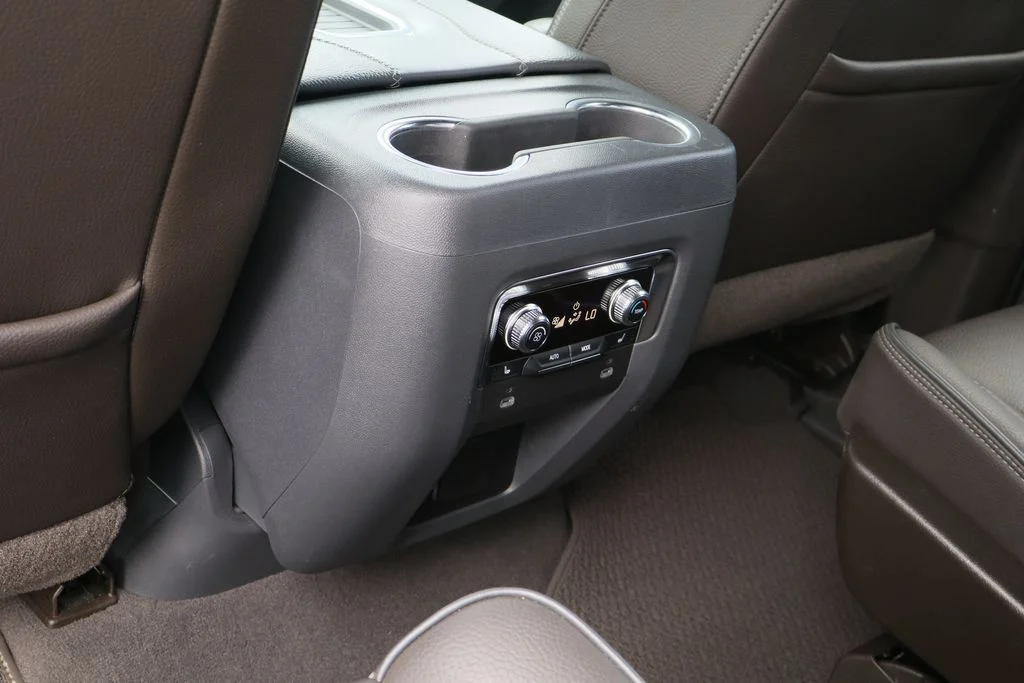 Used 2021 White GMC Denali image 28