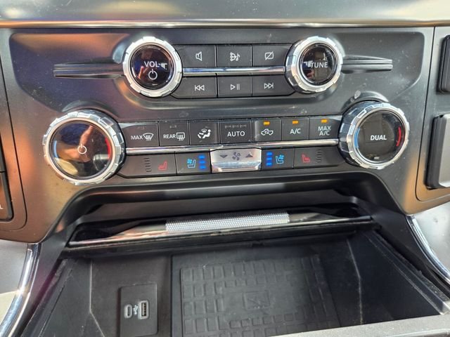 Used 2022 White Ford Lariat image 13