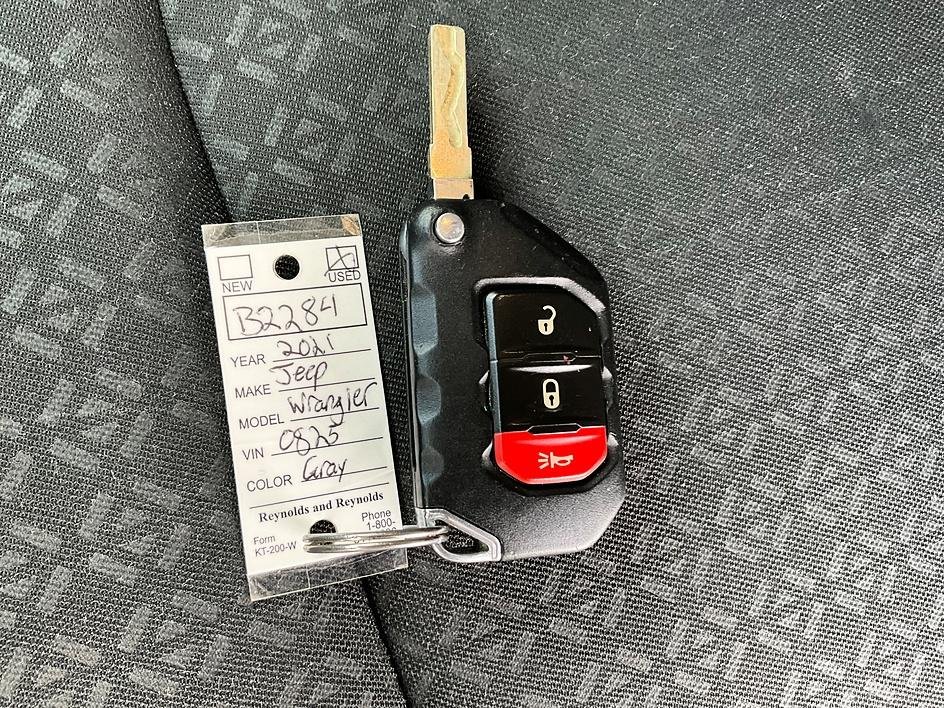 Used 2021 Gray Jeep Unlimited Sport image 32