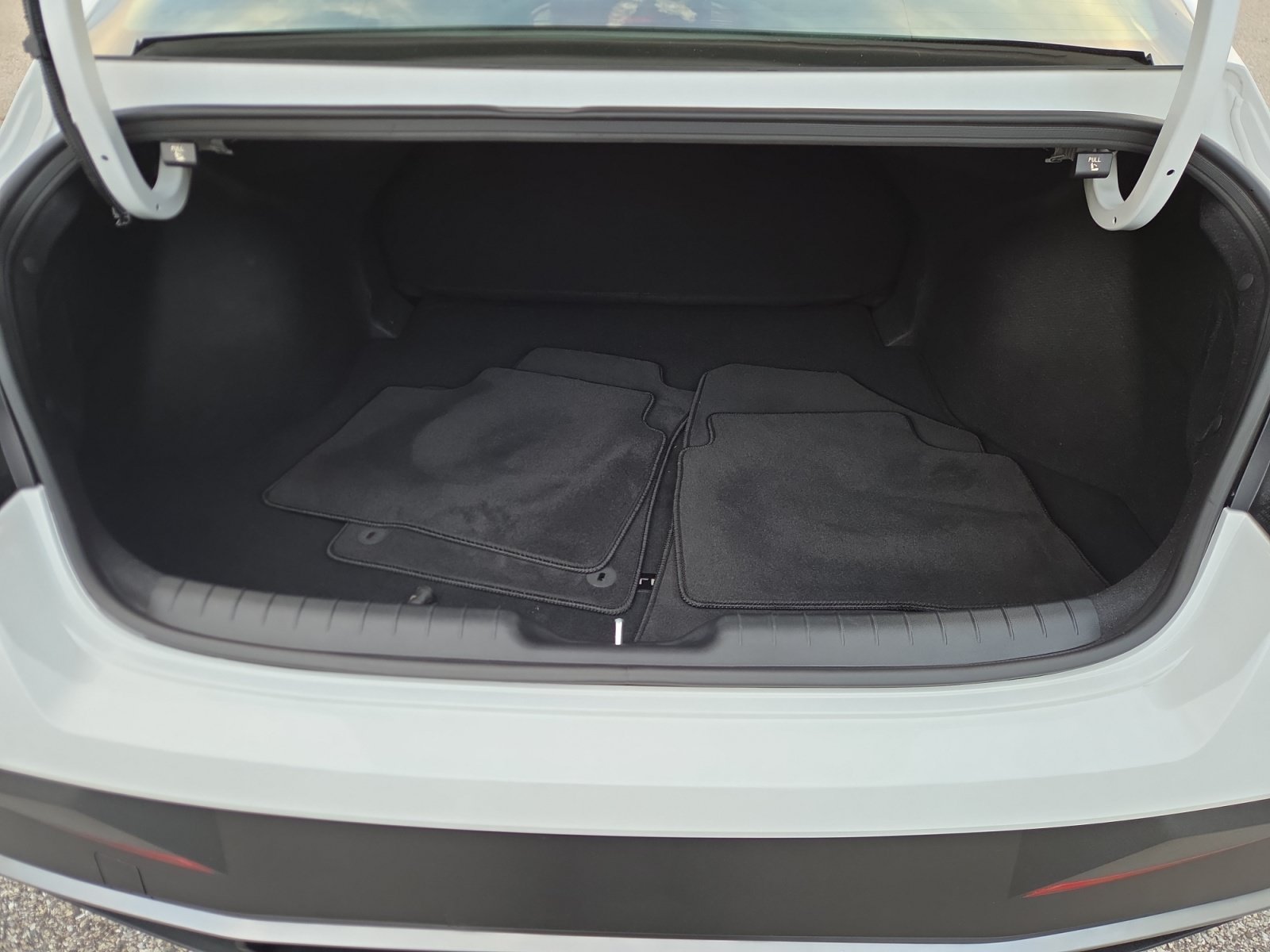 2025 Hyundai Elantra Blue - Photo 17