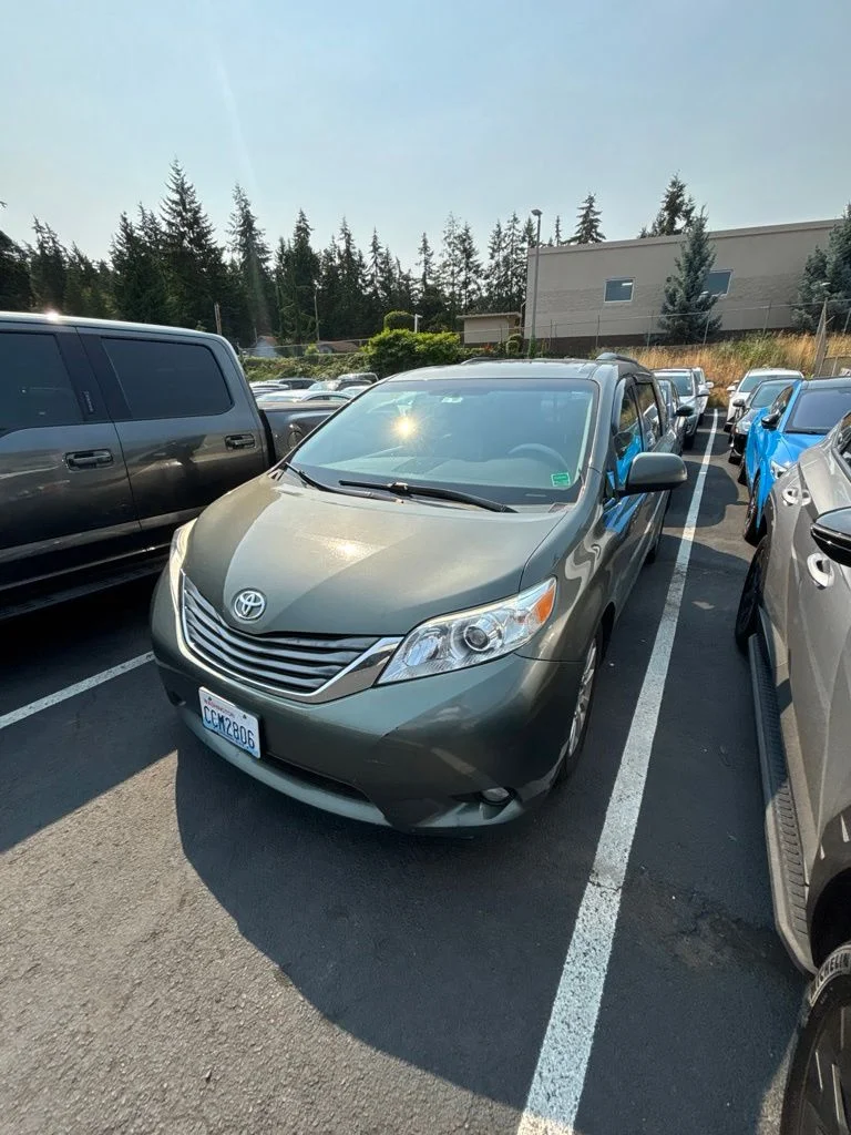 Used 2011 Green Toyota XLE image 1