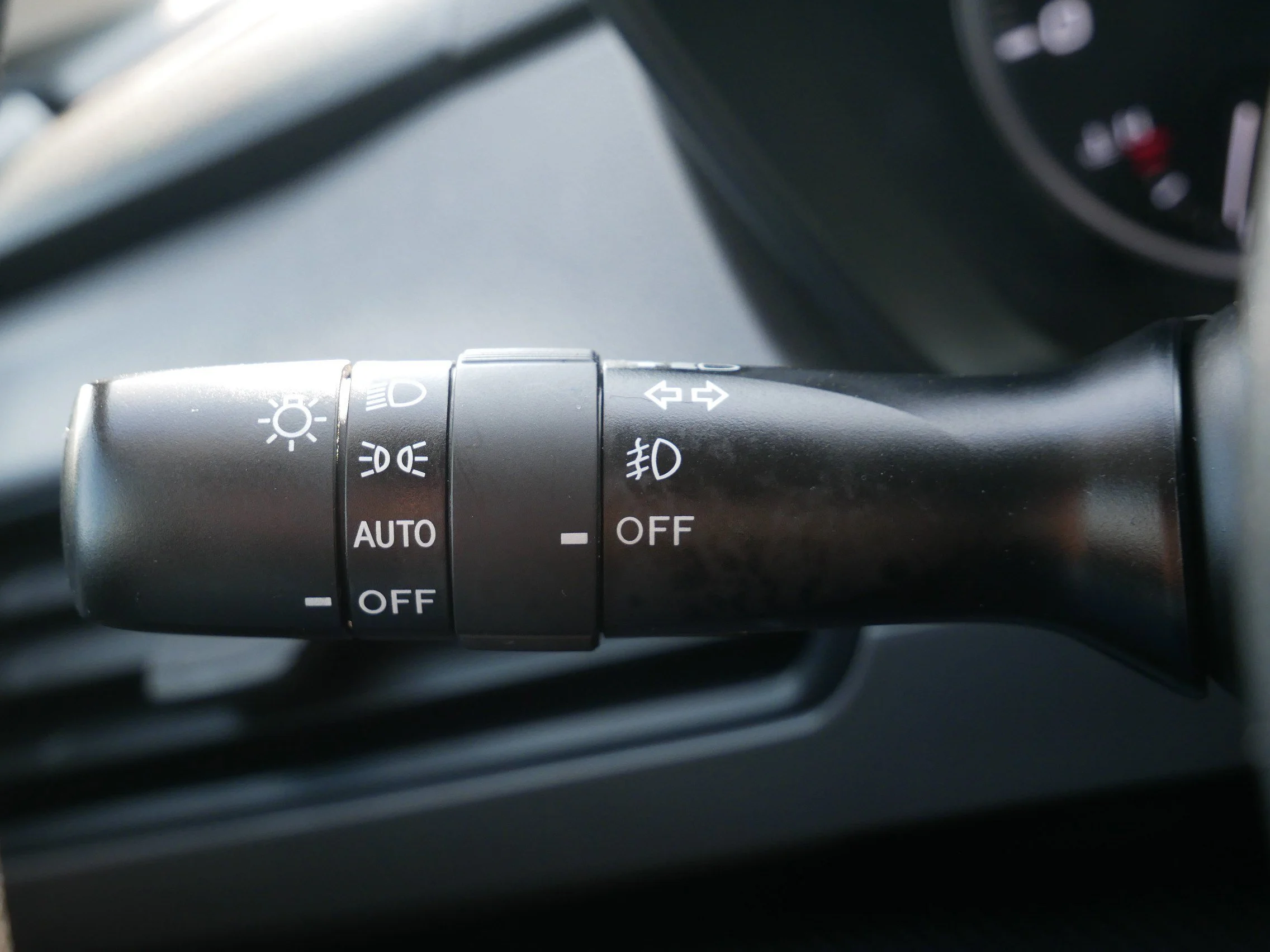 Used 2024 Crystal White Pearl Subaru Premium image 29