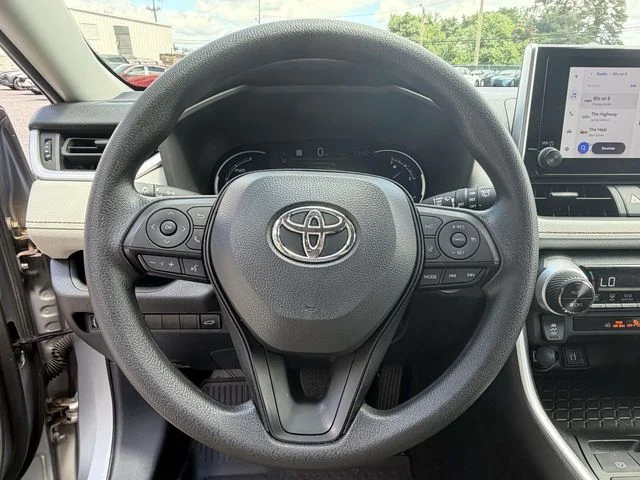 Used 2025 Silver Toyota XLE image 18