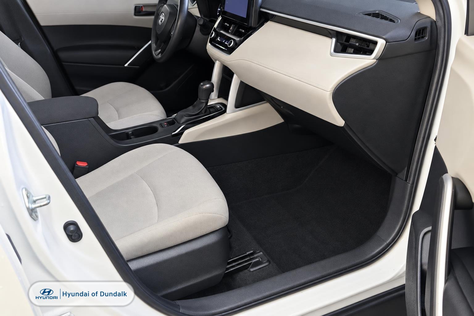Used 2025 Beige Toyota L image 7