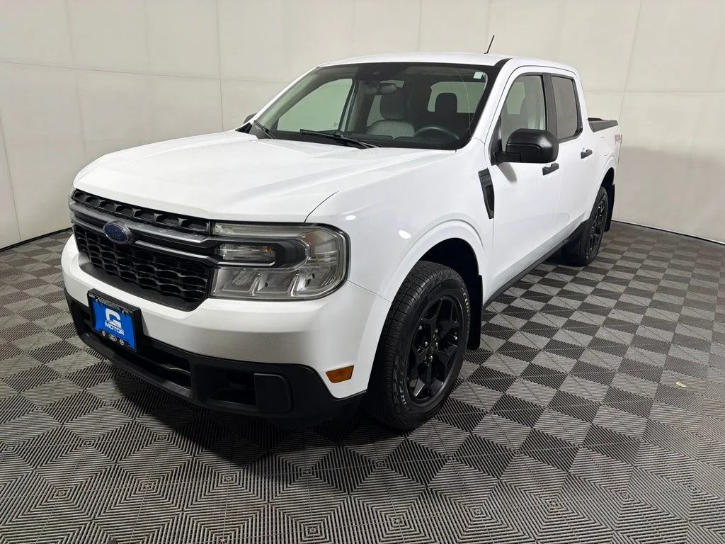 Used 2024 White Ford XLT image 4