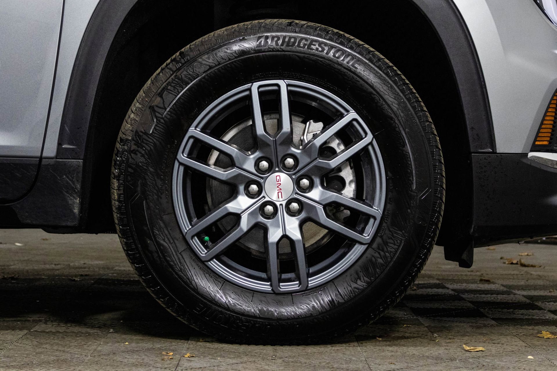 2025 GMC ACADIA - Image 40