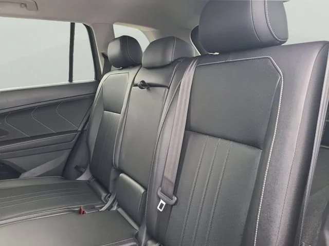 Used 2024 Gray Volkswagen SE image 8