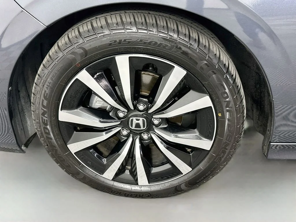 Used 2022 Gray Honda EX image 31