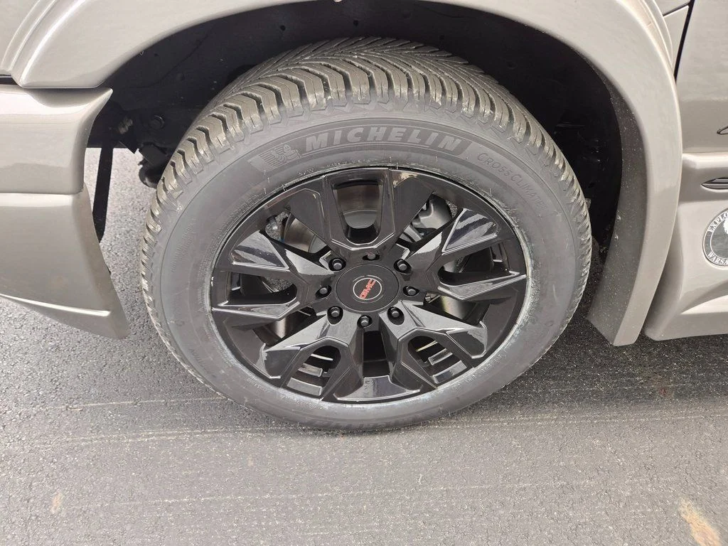 New 2025 Black Fade GMC Explorer Limited SE image 13