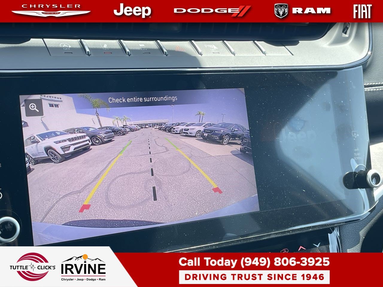 New 2026 Bright White Clear-Coat Exterior Paint Jeep Laredo Altitude image 25